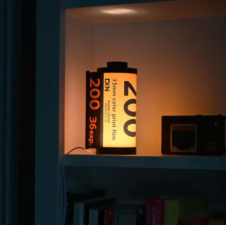 Urbanista® Creative Film Retro Night Light