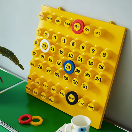 Urbanista® Creative RingAdate Retro Calendar